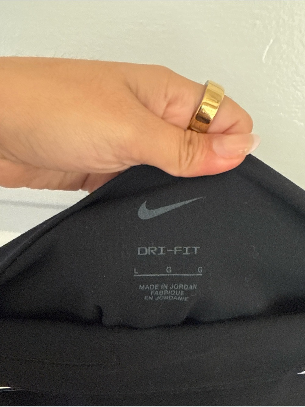 Nike zenvy Women's Black High-Waist Bike Shorts - Picture 3 of 5